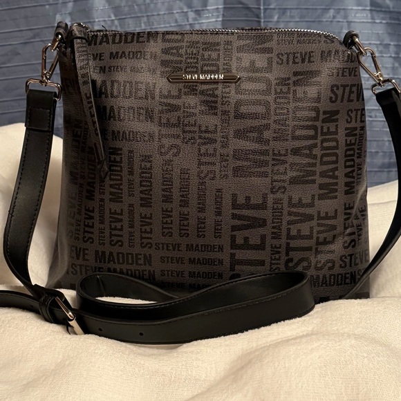 Steve Madden Handbags - Steve Madden Black and Gray Women's Crossbody Bag